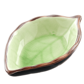 1pc Leaf Shaped Saucer; Handcraft Ceramic Small Plate; Ice Crack Glaze Seasoning Sauce Flavouring Plates; Tableware; Kitchen Supplies; 10.5*7*2.5 (Color: Green)